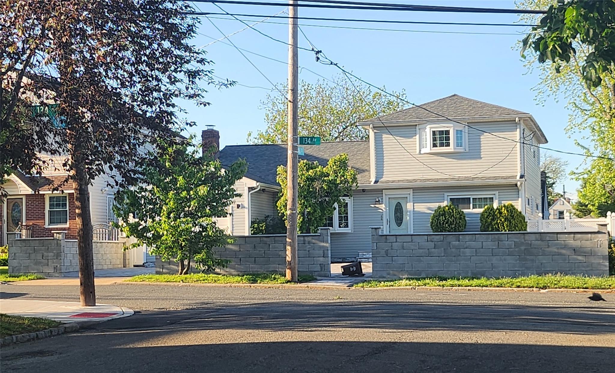 134th Ave Ave, Rosedale, Queens, NY - 4 Bedrooms  
3 Bathrooms  
10 Rooms - 