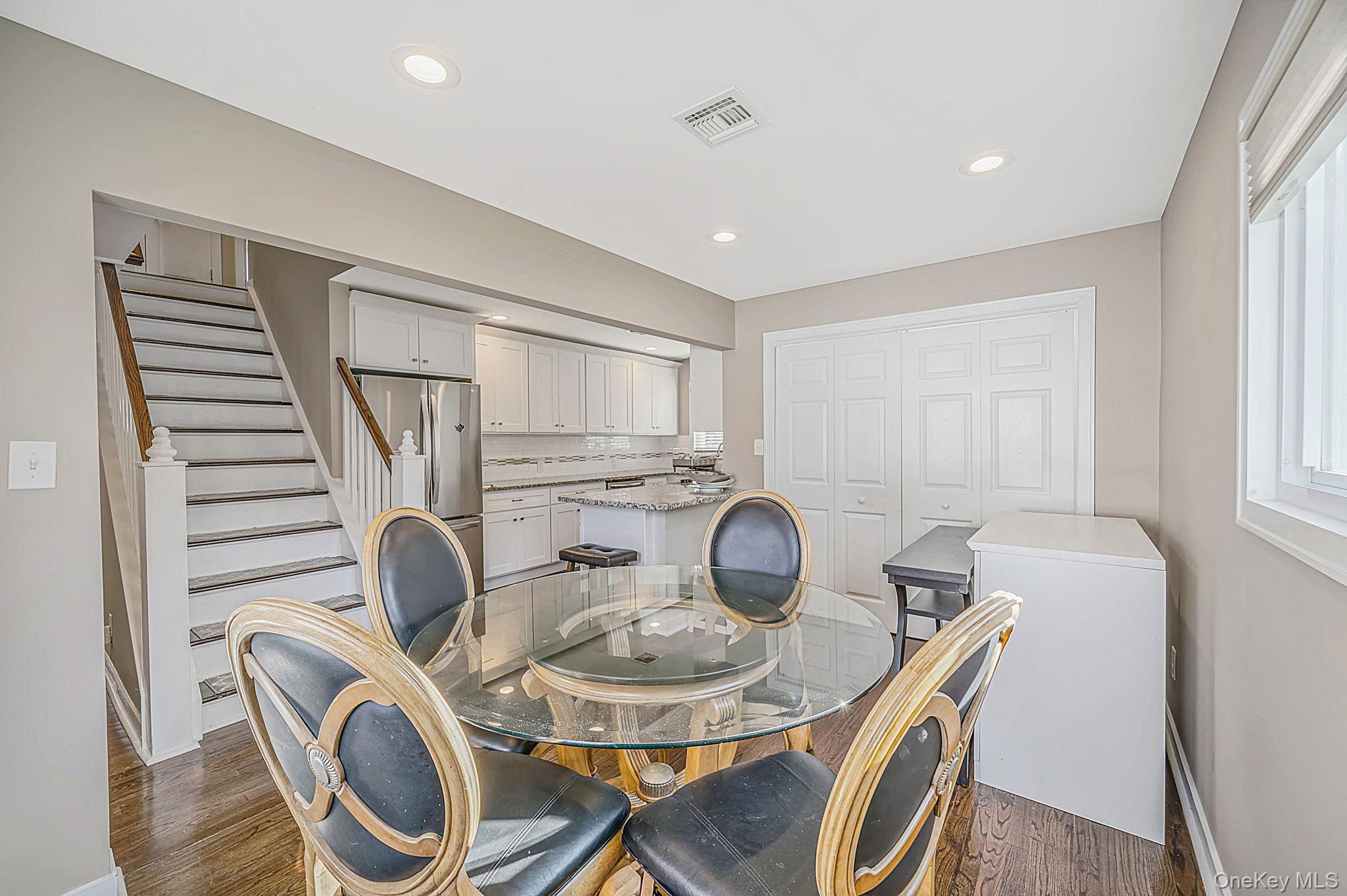 354 Seaford Avenue