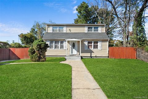 Photo of 1739 Harrison Avenue, Bay Shore, NY 11706 (MLS # 927491)