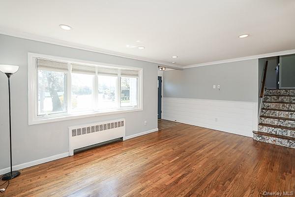 1084 Hicksville Road