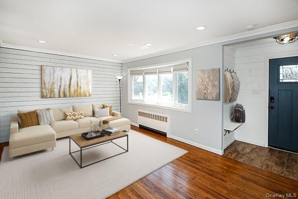 1084 Hicksville Road