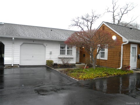Condo For Sale - 4 Revere Drive<br/> Sayville, NY 11782