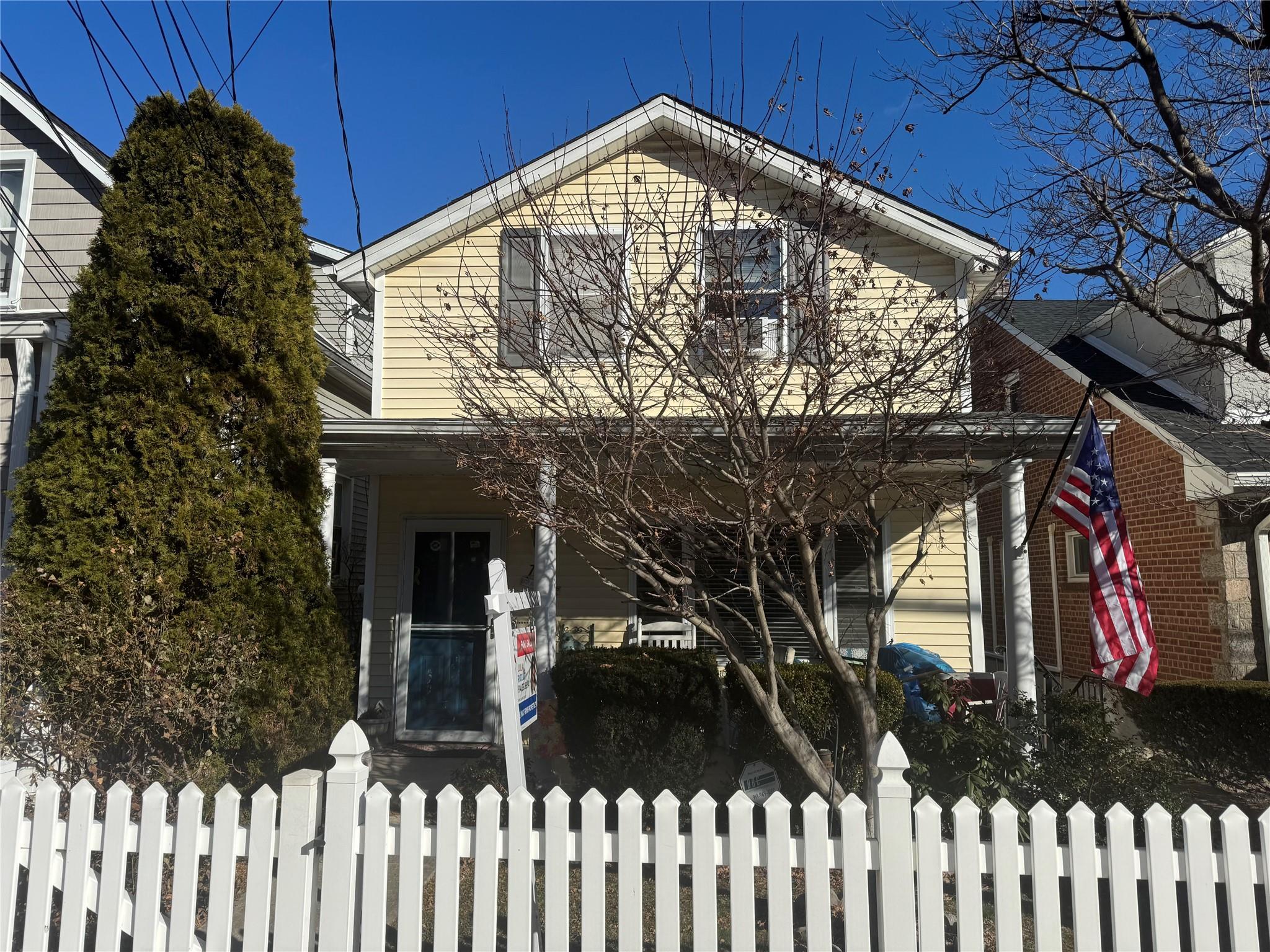 Mile Square Road, Yonkers, New York - 2 Bedrooms  
2 Bathrooms - 