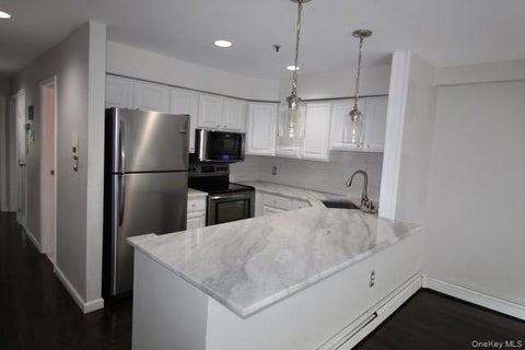 Apartment For Rent - 112 Atlantic Avenue #71<br/> Lynbrook, NY 11563
