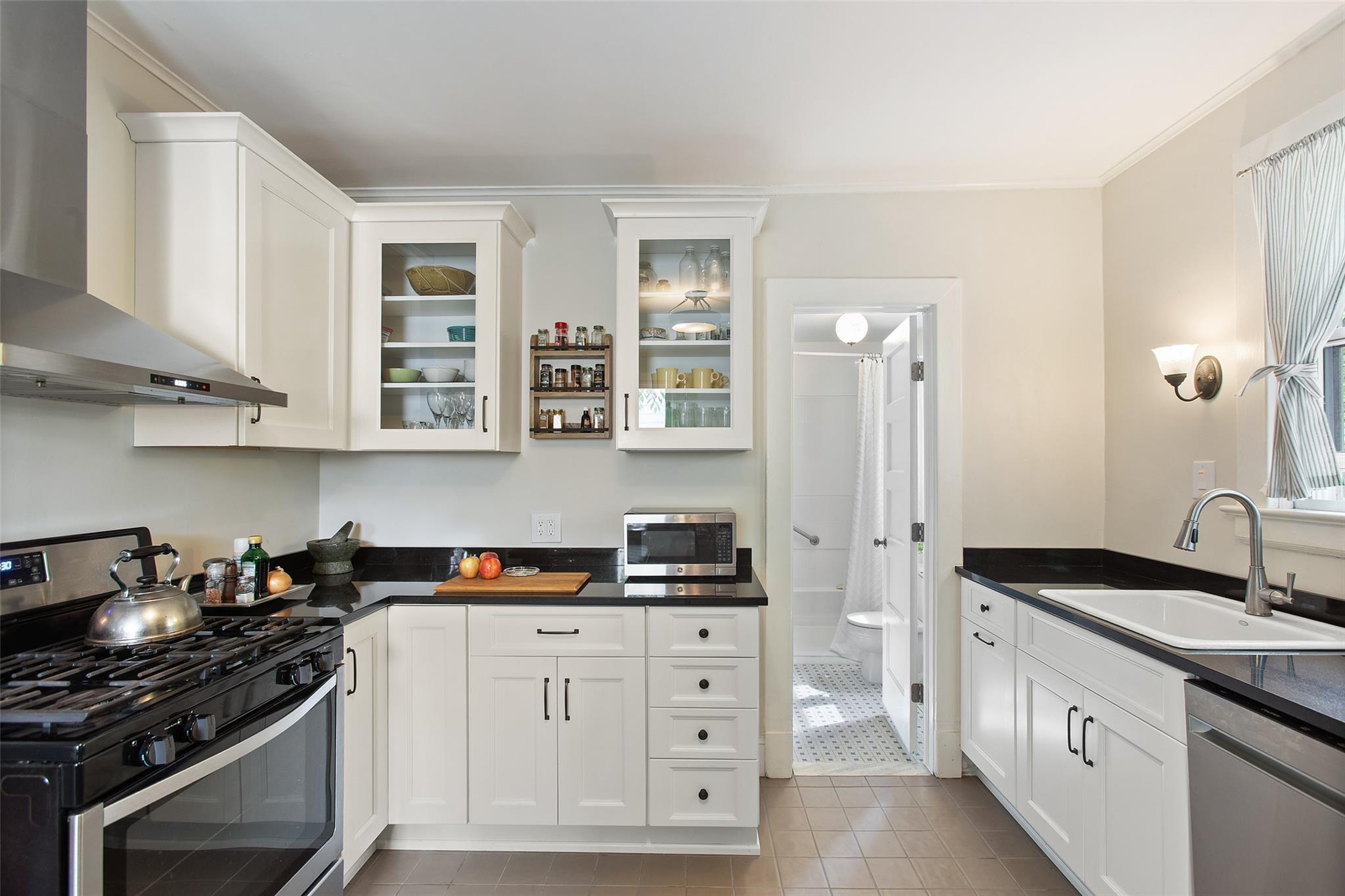 68 Boltis Street, Mount Kisco, New York image 12