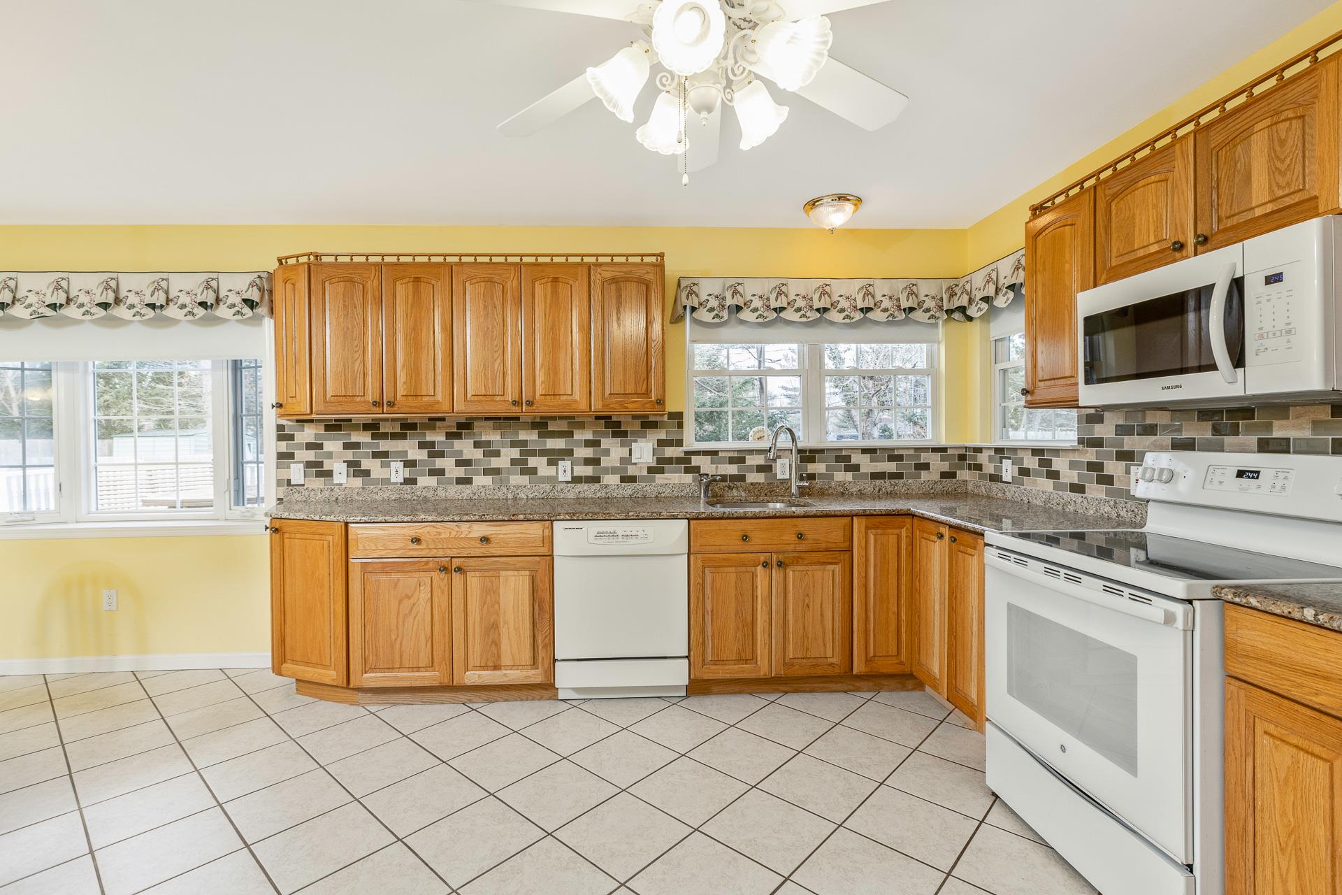 3 Shelbourne Lane, Stony Brook, New York image 13