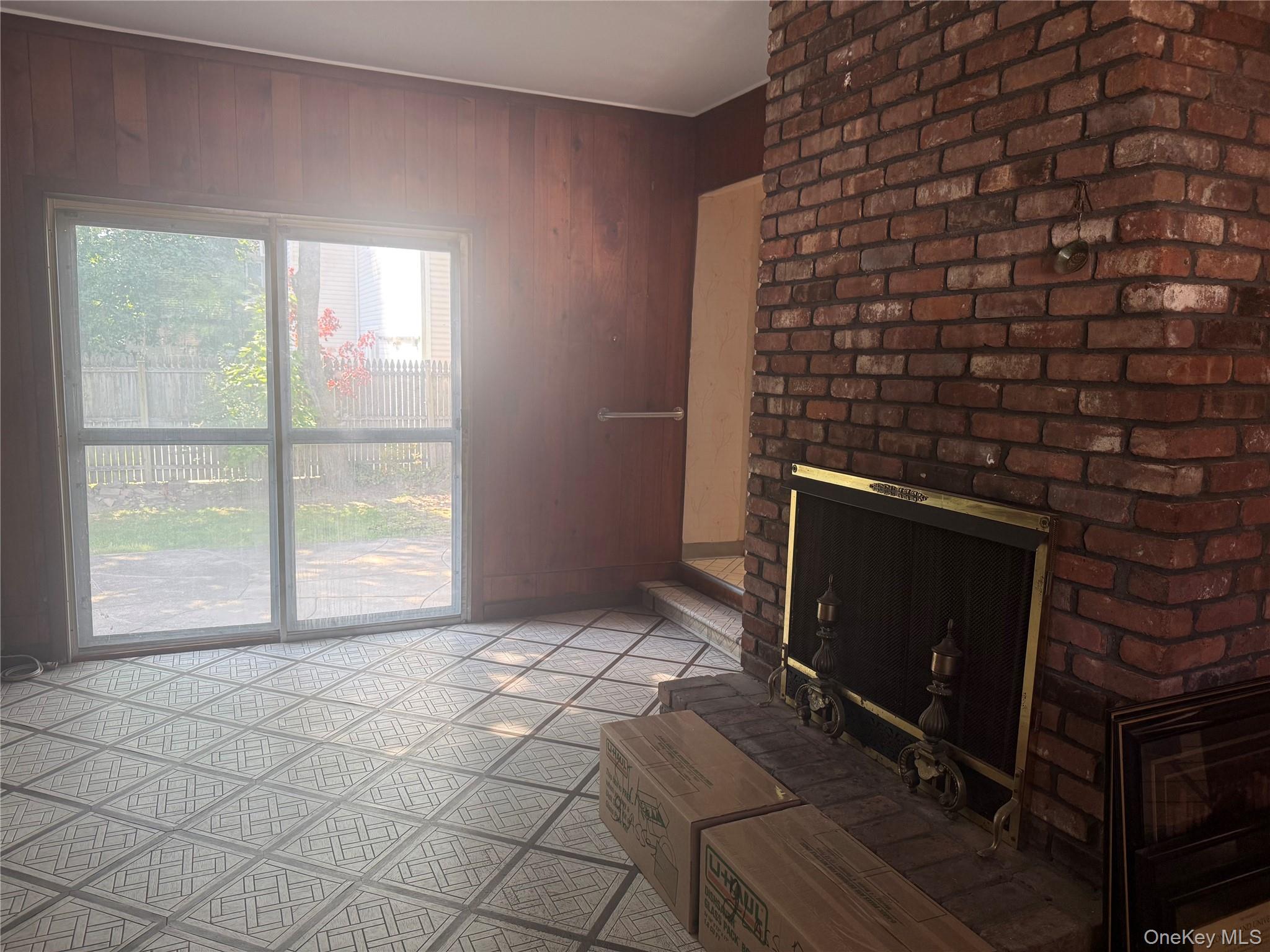 Cedarhurst, New York 11516, United States, 3 Bedrooms Bedrooms, ,3 BathroomsBathrooms,Residential,Pending,24641