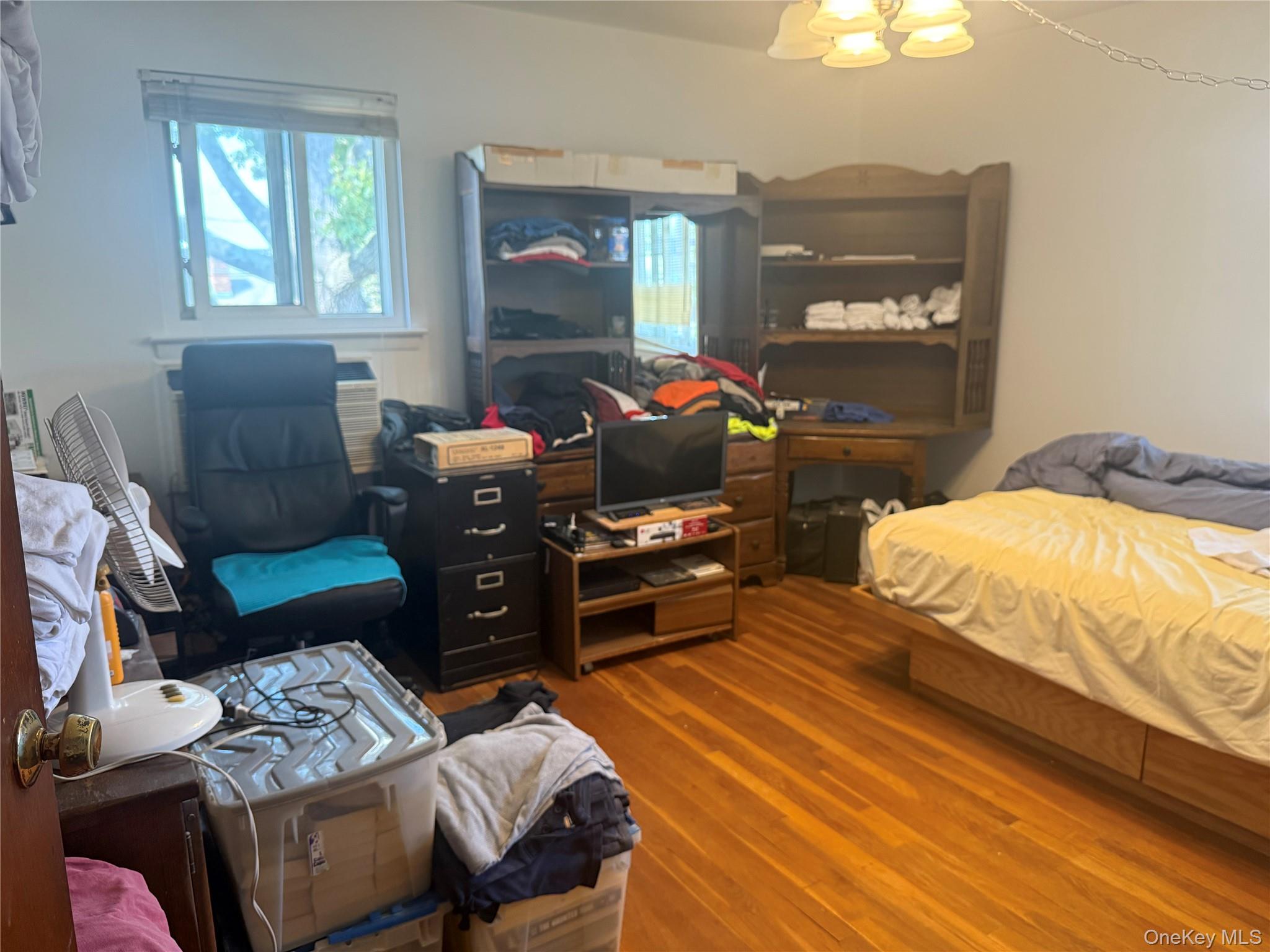 Cedarhurst, New York 11516, United States, 3 Bedrooms Bedrooms, ,3 BathroomsBathrooms,Residential,Pending,24641