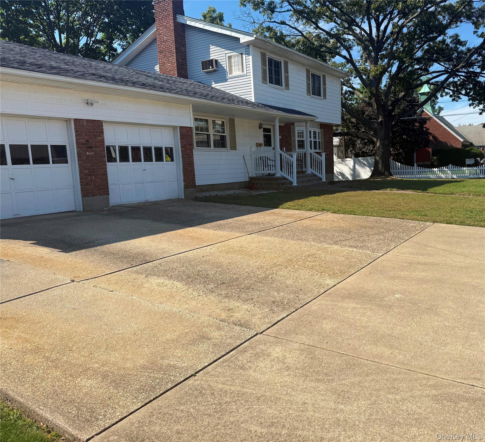 Cedarhurst, New York 11516, United States, 3 Bedrooms Bedrooms, ,3 BathroomsBathrooms,Residential,Pending,24641