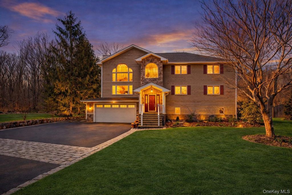 Photo of 23 Ruth Road, Cortlandt Manor, NY 10567 (MLS # 964807)