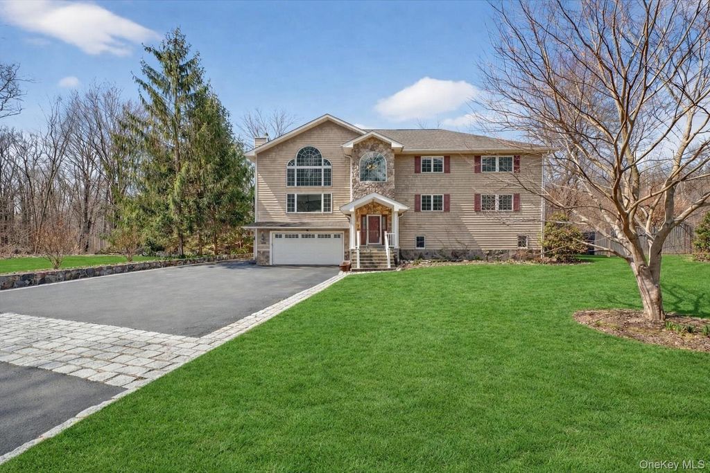 Photo of 23 Ruth Road, Cortlandt Manor, NY 10567 (MLS # 964807)