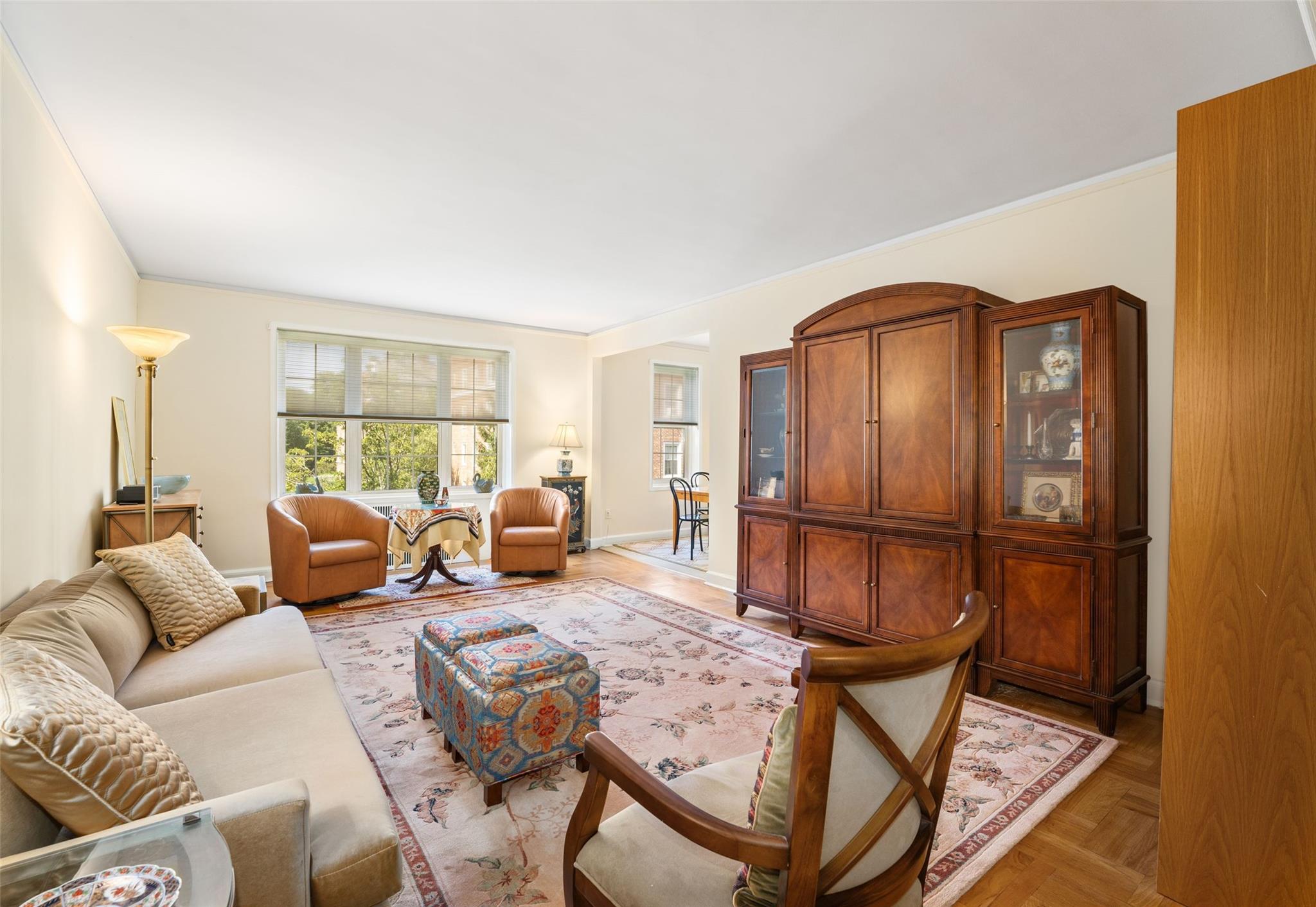 7 Midland Gardens #4M, Bronxville, New York image 2