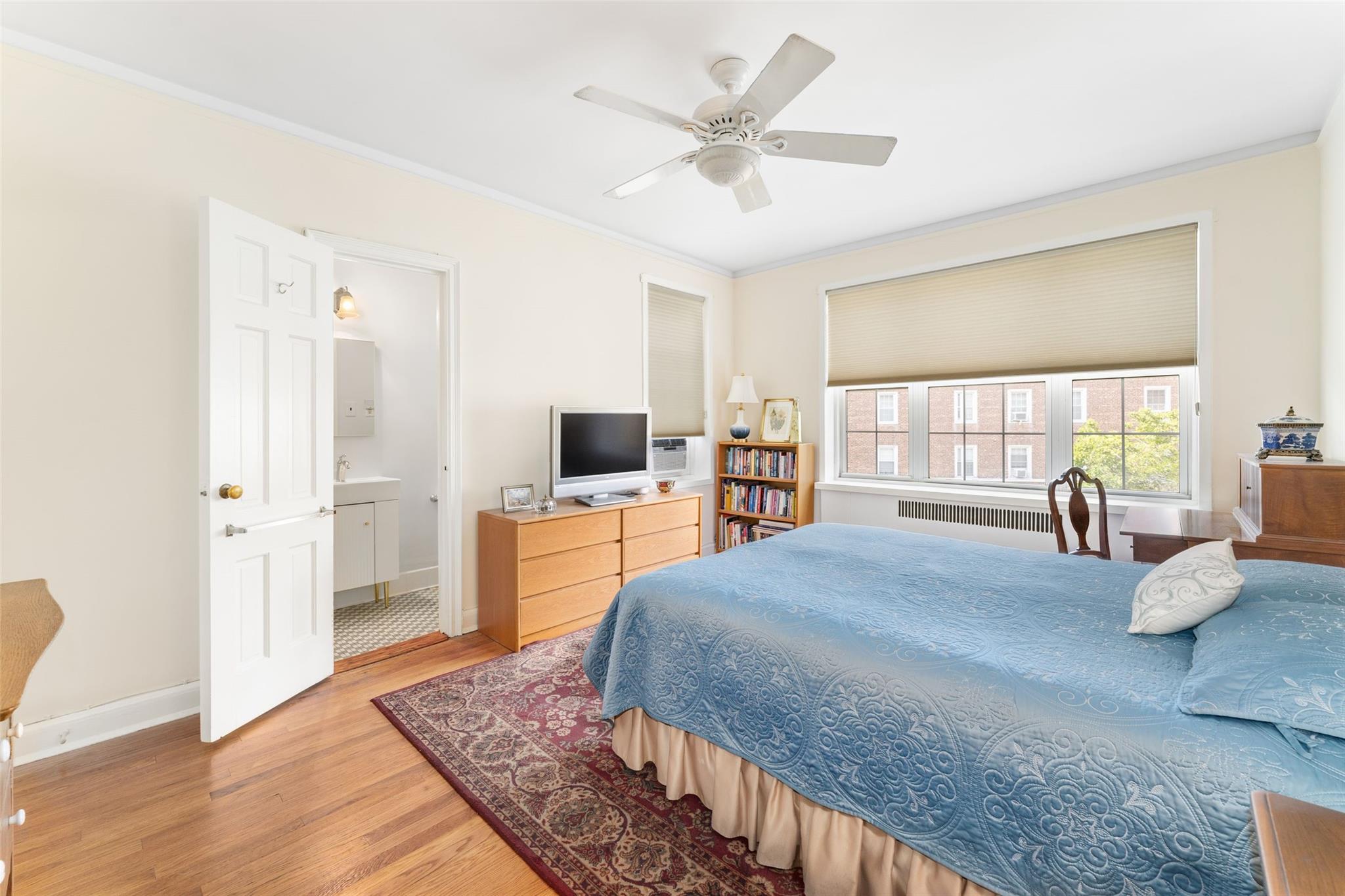 7 Midland Gardens #4M, Bronxville, New York image 7