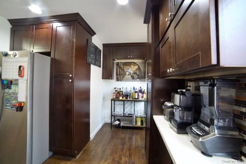 251-35 71st Road 51B Jamaica NY 11426
