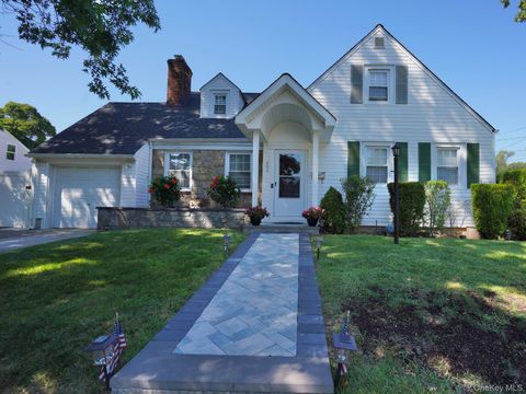 Photo of 495 Emerson Avenue, Baldwin, NY 11510 (MLS # 897019)