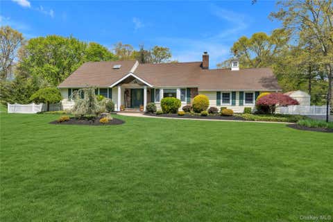 Homes For Sale - 188 Flower Hill Road<br/> Huntington, NY 11743