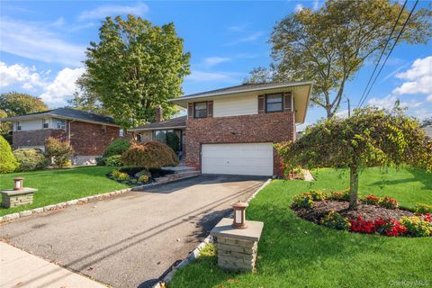 17 Center Drive Syosset NY 11791