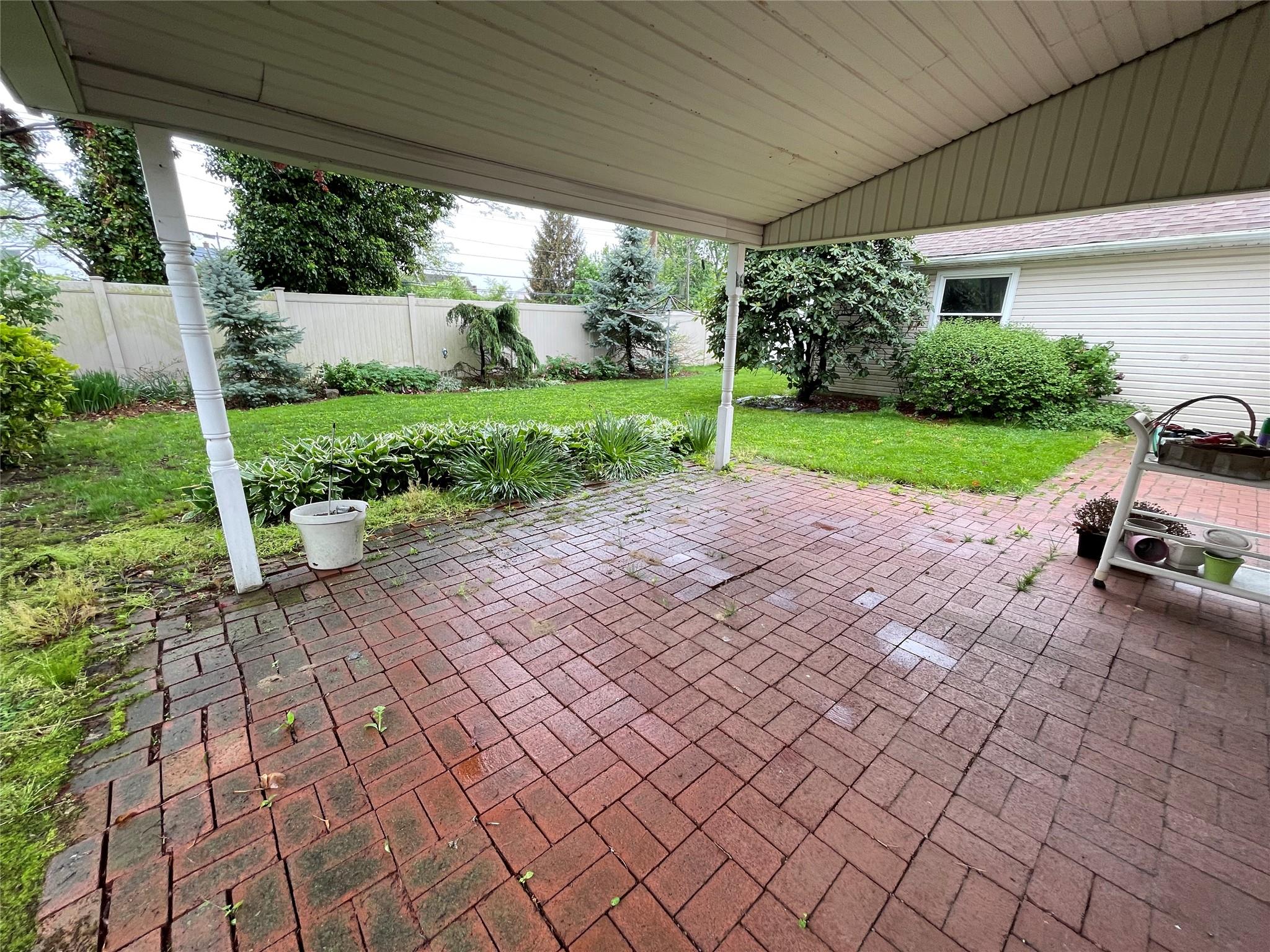 44 Meadow Lane, Levittown, New York image 21