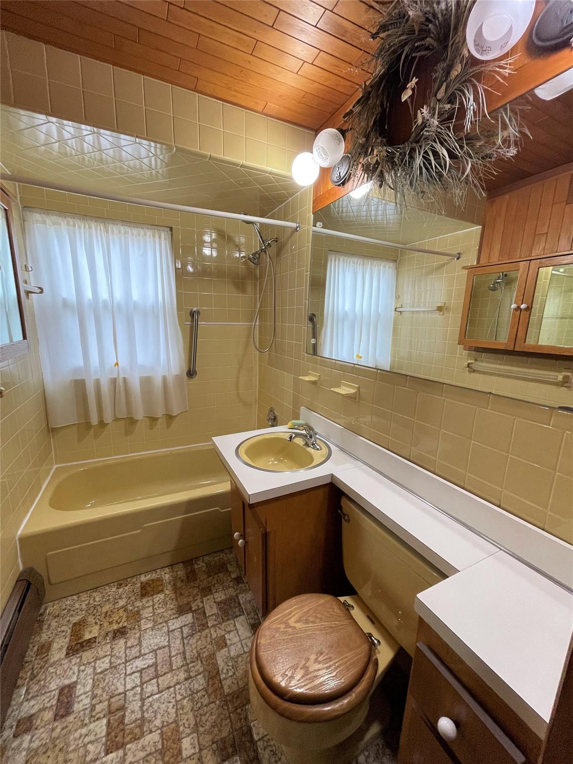 44 Meadow Lane, Levittown, New York image 14