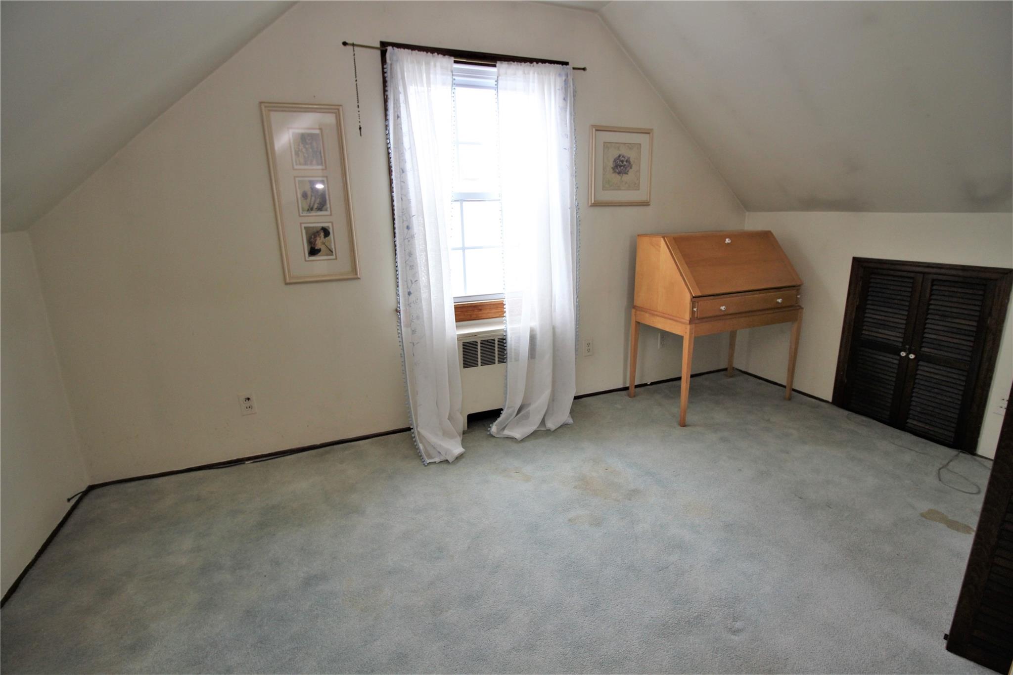 44 Meadow Lane, Levittown, New York image 18