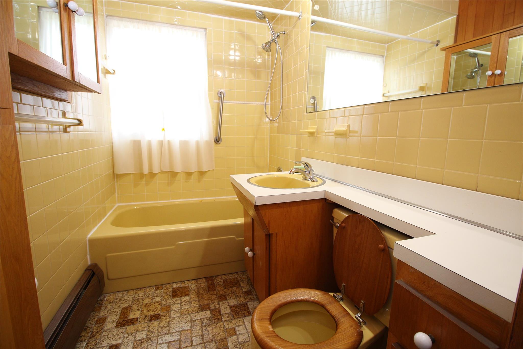 44 Meadow Lane, Levittown, New York image 11