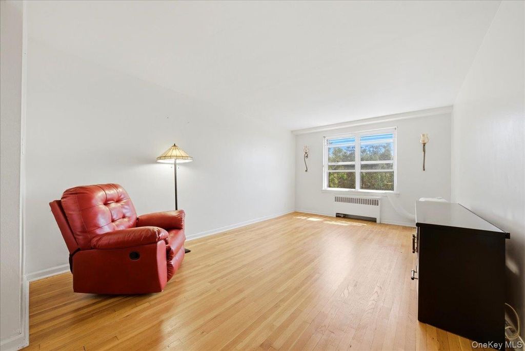 Photo of 2080 Barnes Avenue Barnes Avenue #3B, Bronx, NY 10462 (MLS # 1001282)