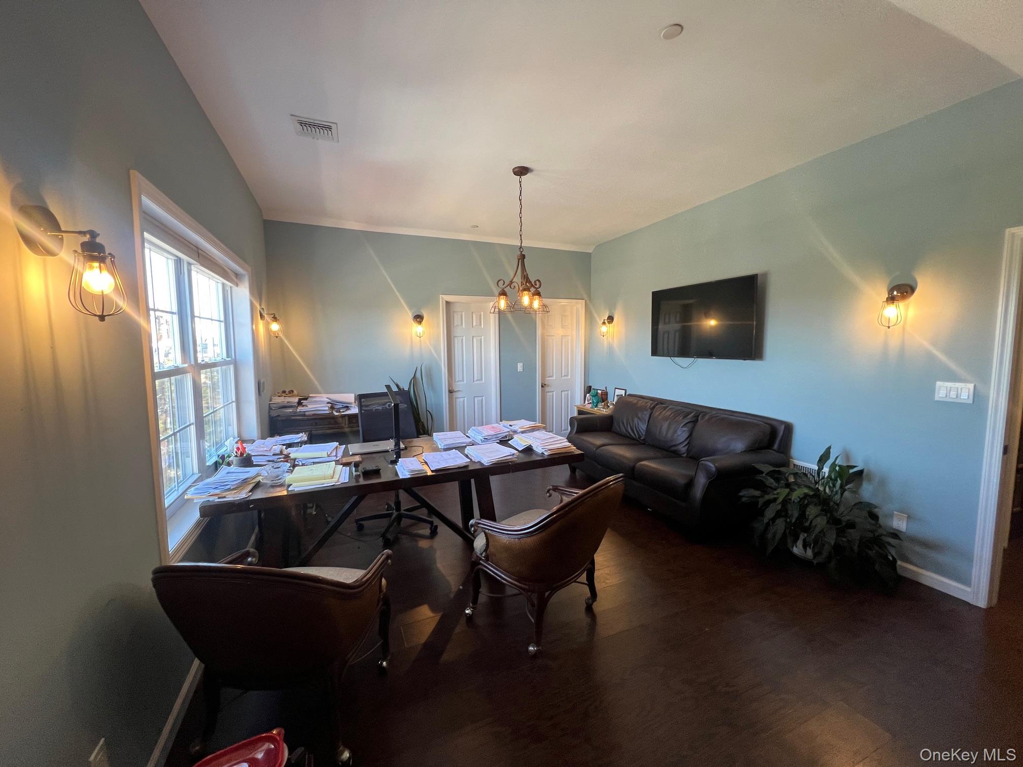 5720 Old Sunrise Highway