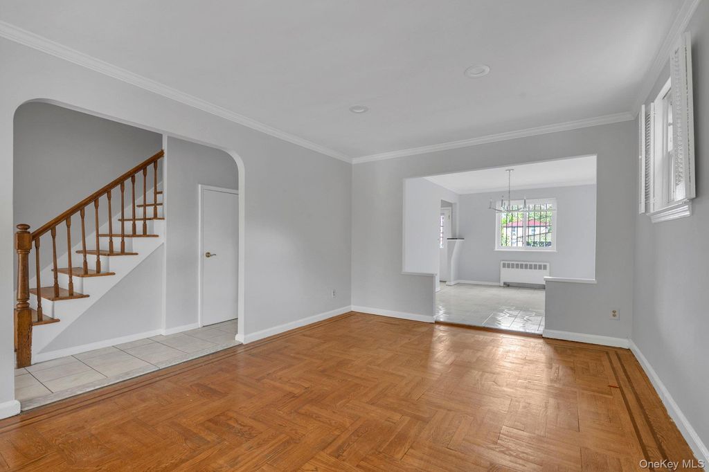 Photo of 1287 Pelham Parkway N, Bronx, NY 10469 (MLS # 987638)
