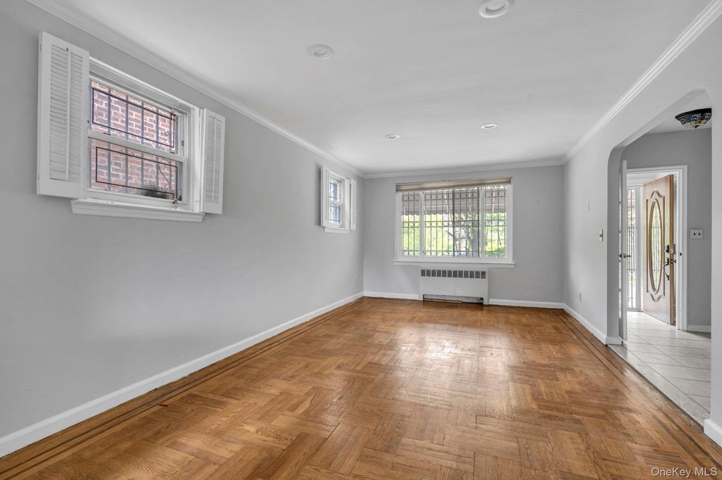 Photo of 1287 Pelham Parkway N, Bronx, NY 10469 (MLS # 987638)