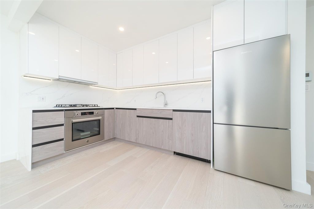 Photo of 144-49 Northern Boulevard #212, Flushing, NY 11354 (MLS # 956996)
