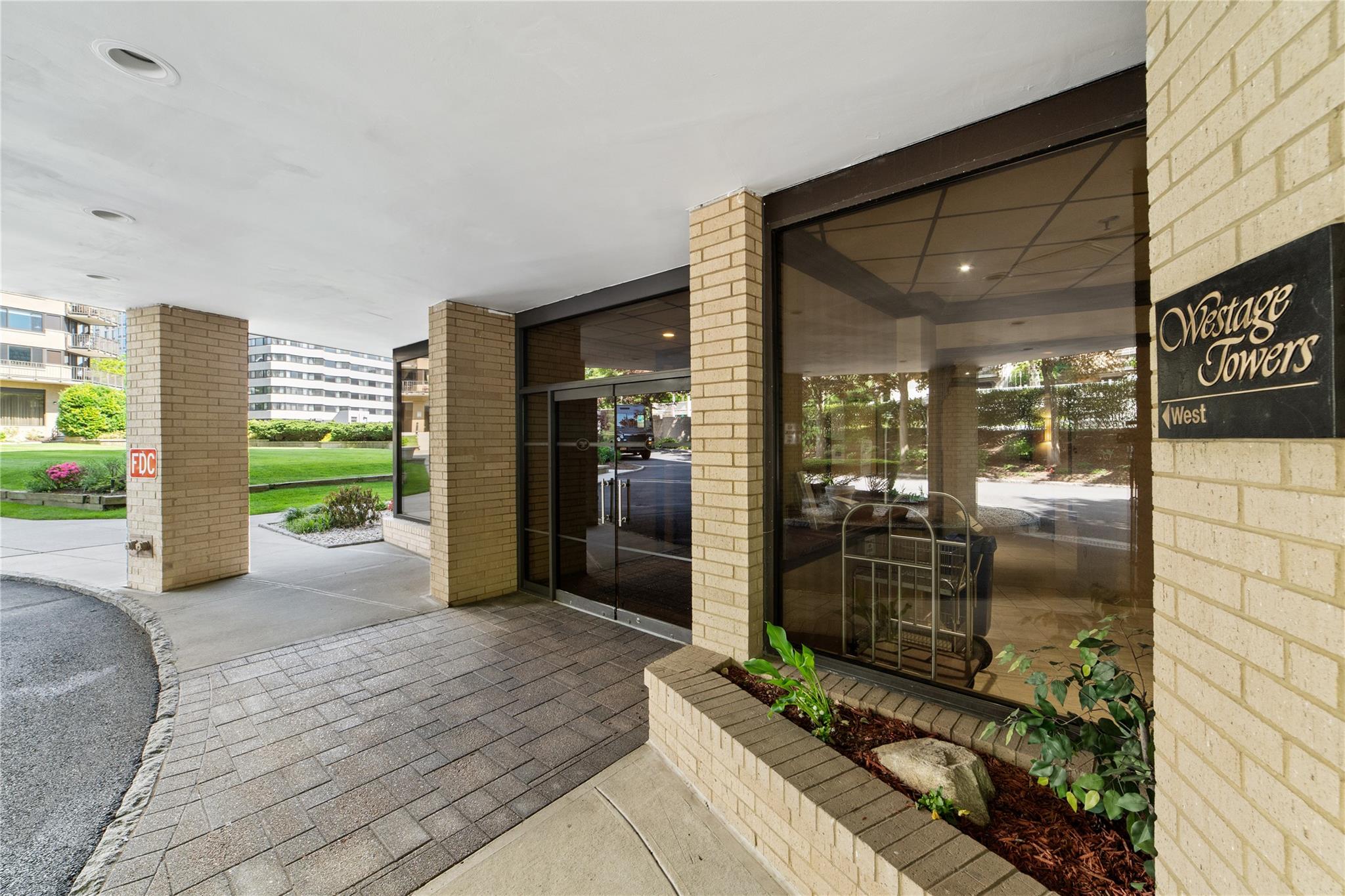 25 Rockledge Avenue #501, White Plains, New York image 4