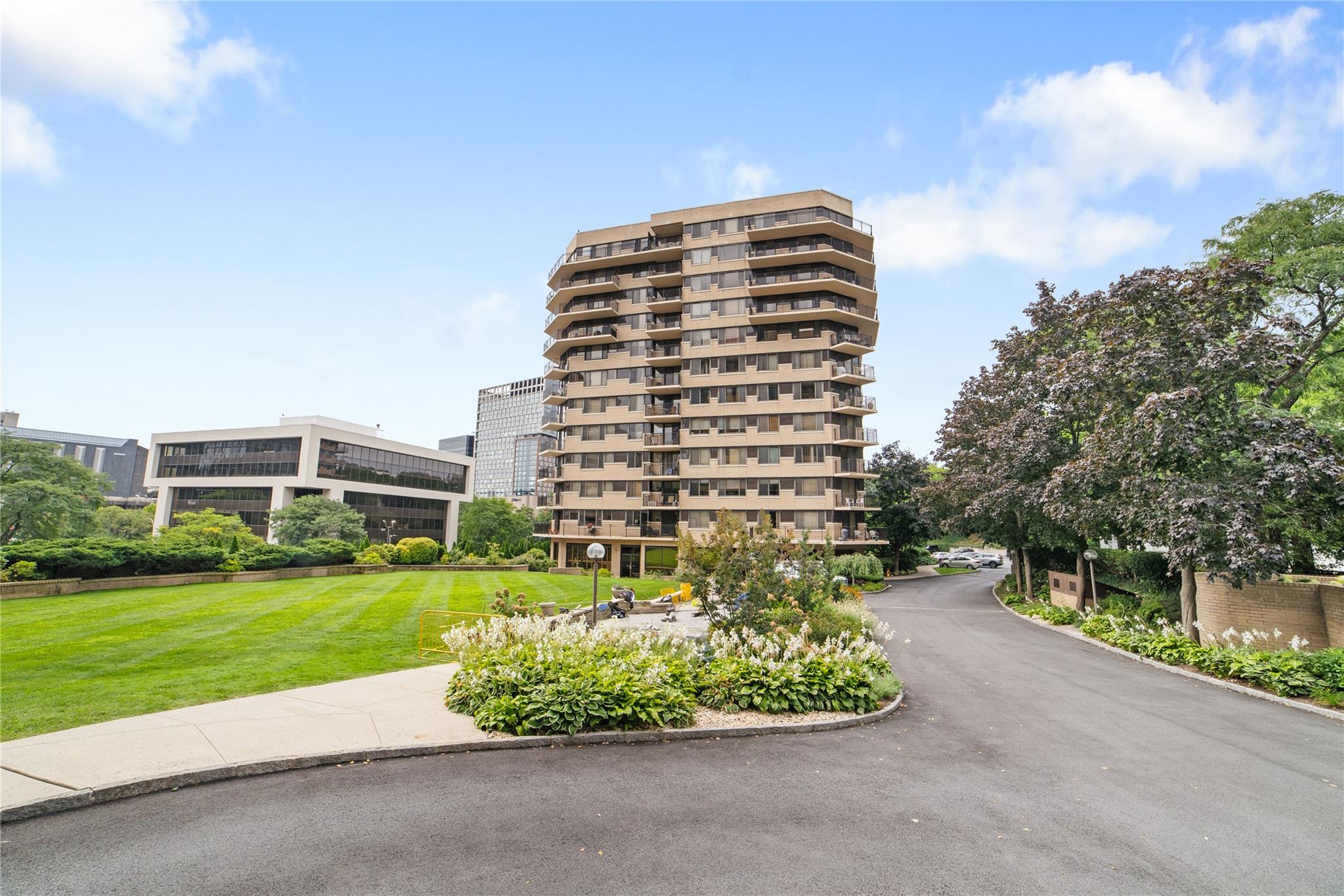 25 Rockledge Avenue #501, White Plains, New York image 2