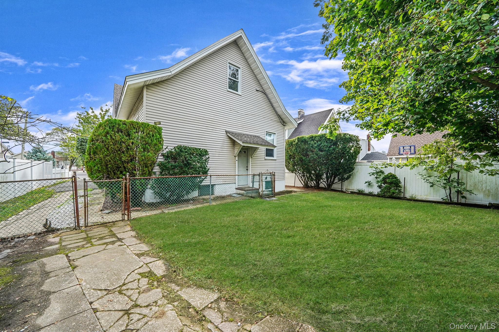 19 4th Avenue