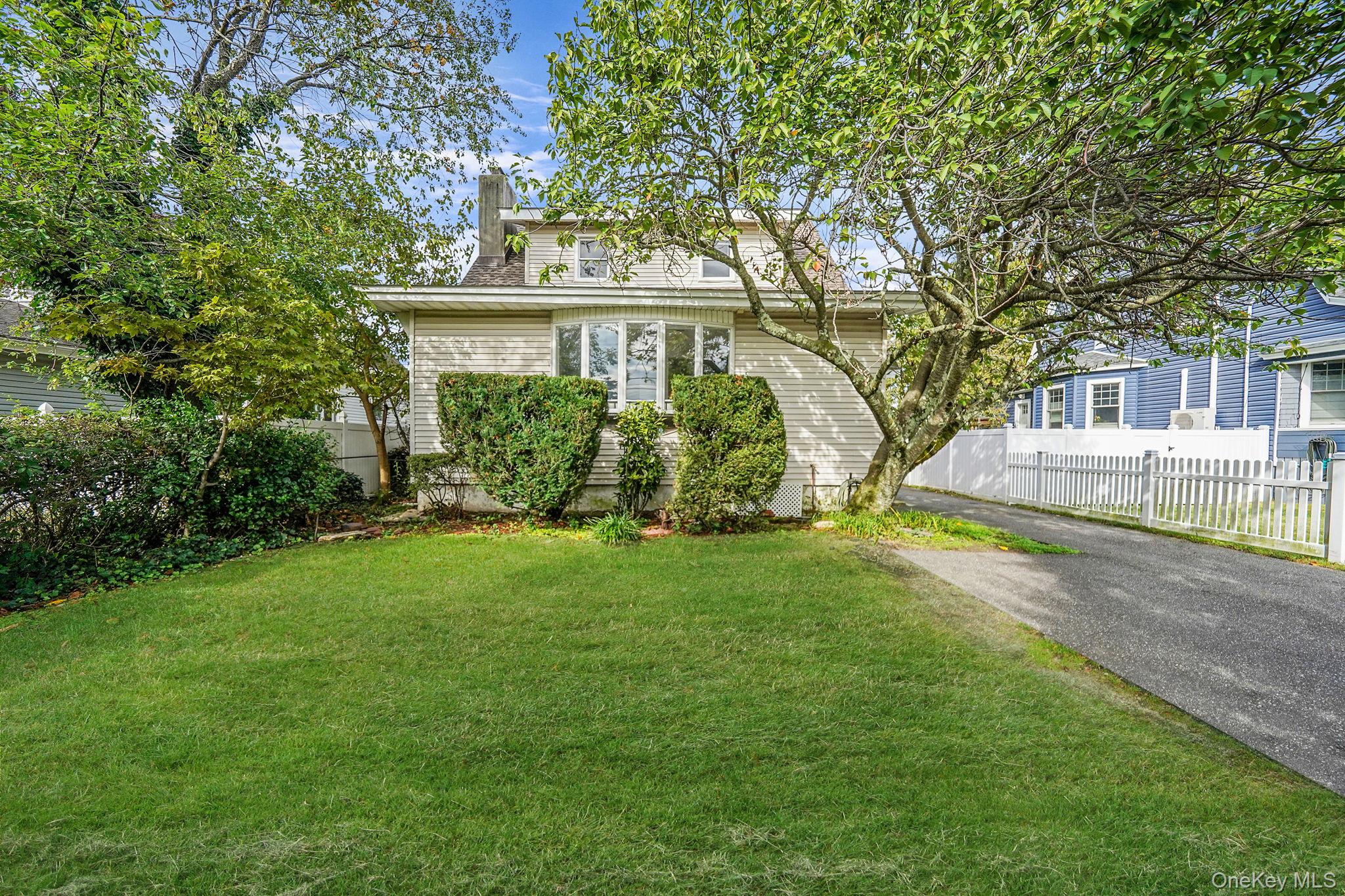 19 4th Avenue