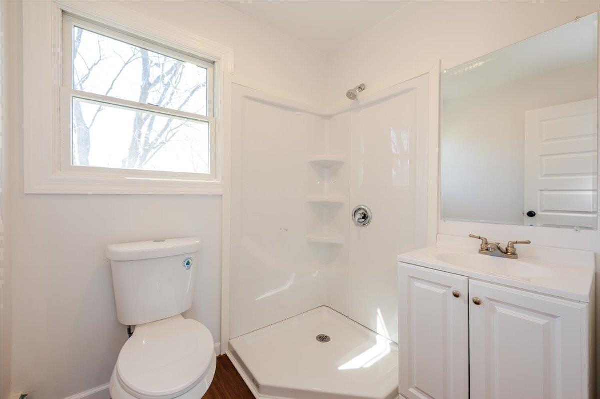 6 Valiant Court, Mount Sinai, New York image 10