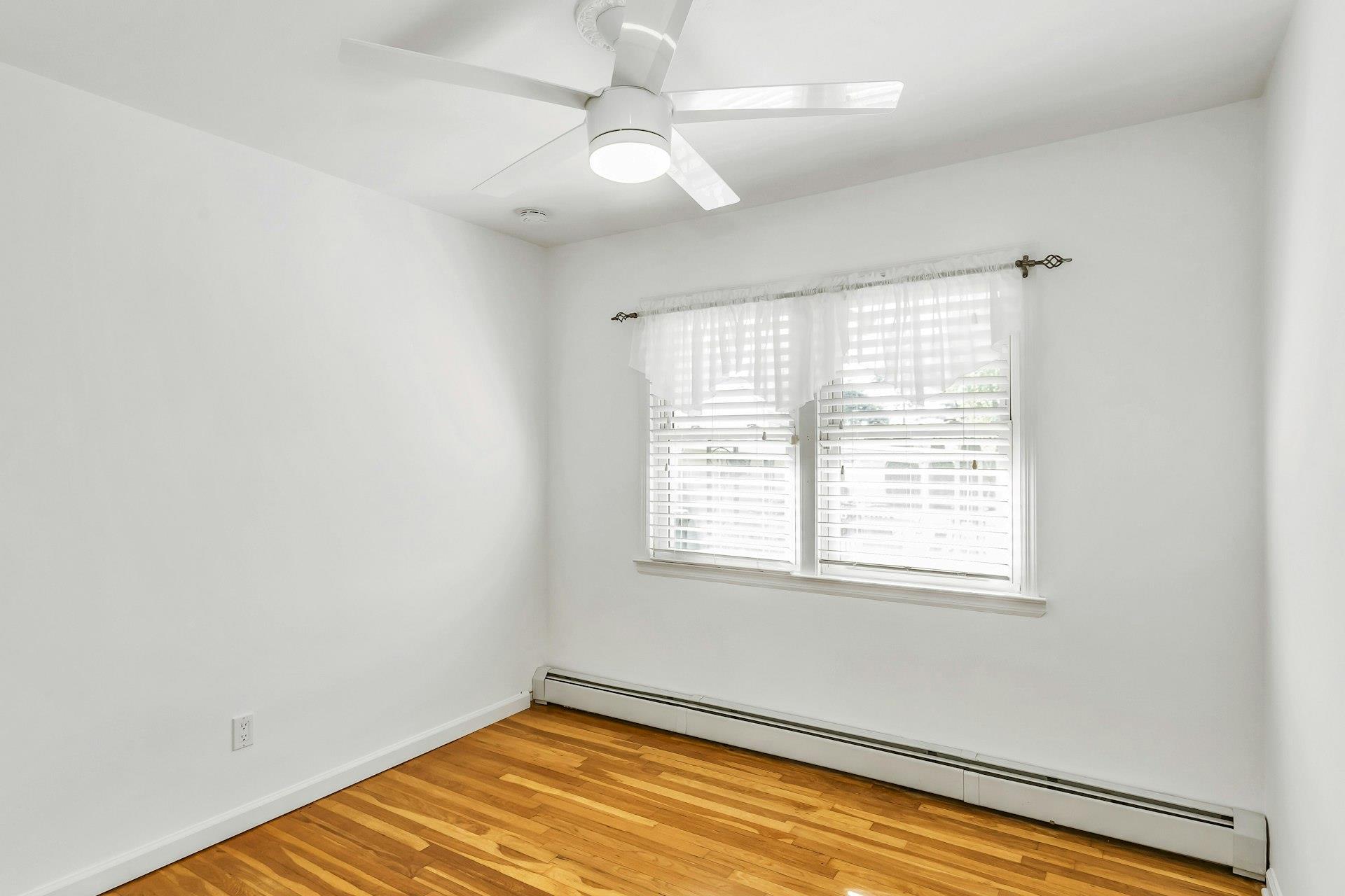 424 Hilda Street, East Meadow, New York image 8