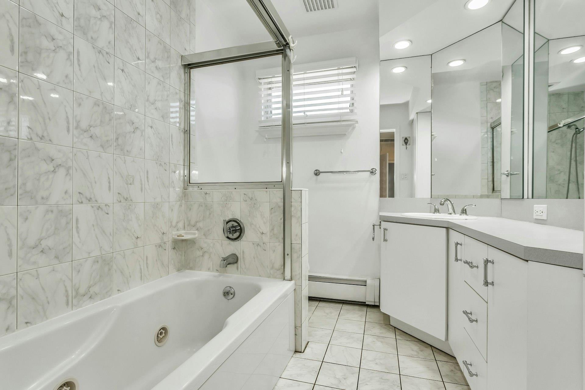 424 Hilda Street, East Meadow, New York image 9