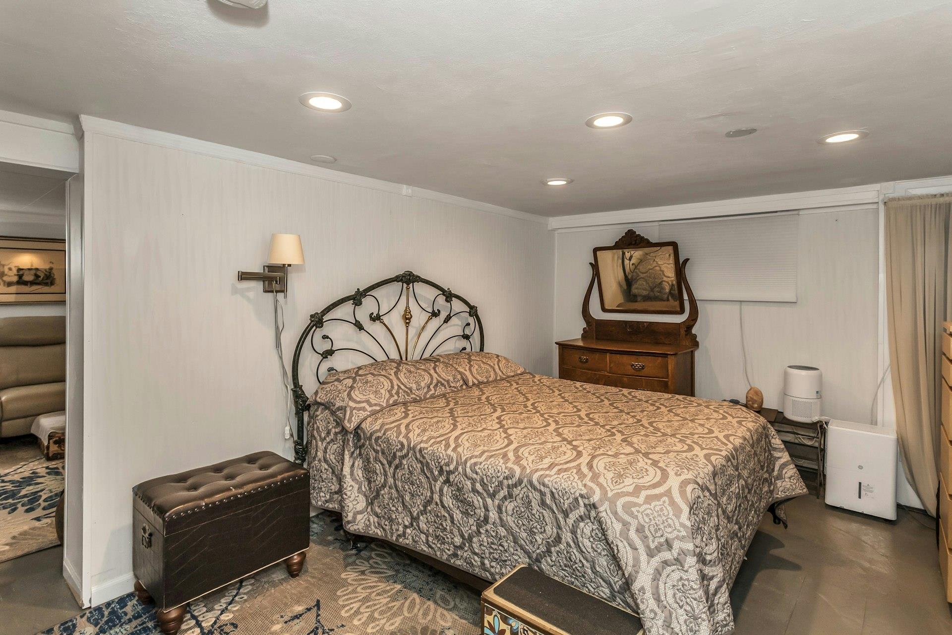 424 Hilda Street, East Meadow, New York image 12