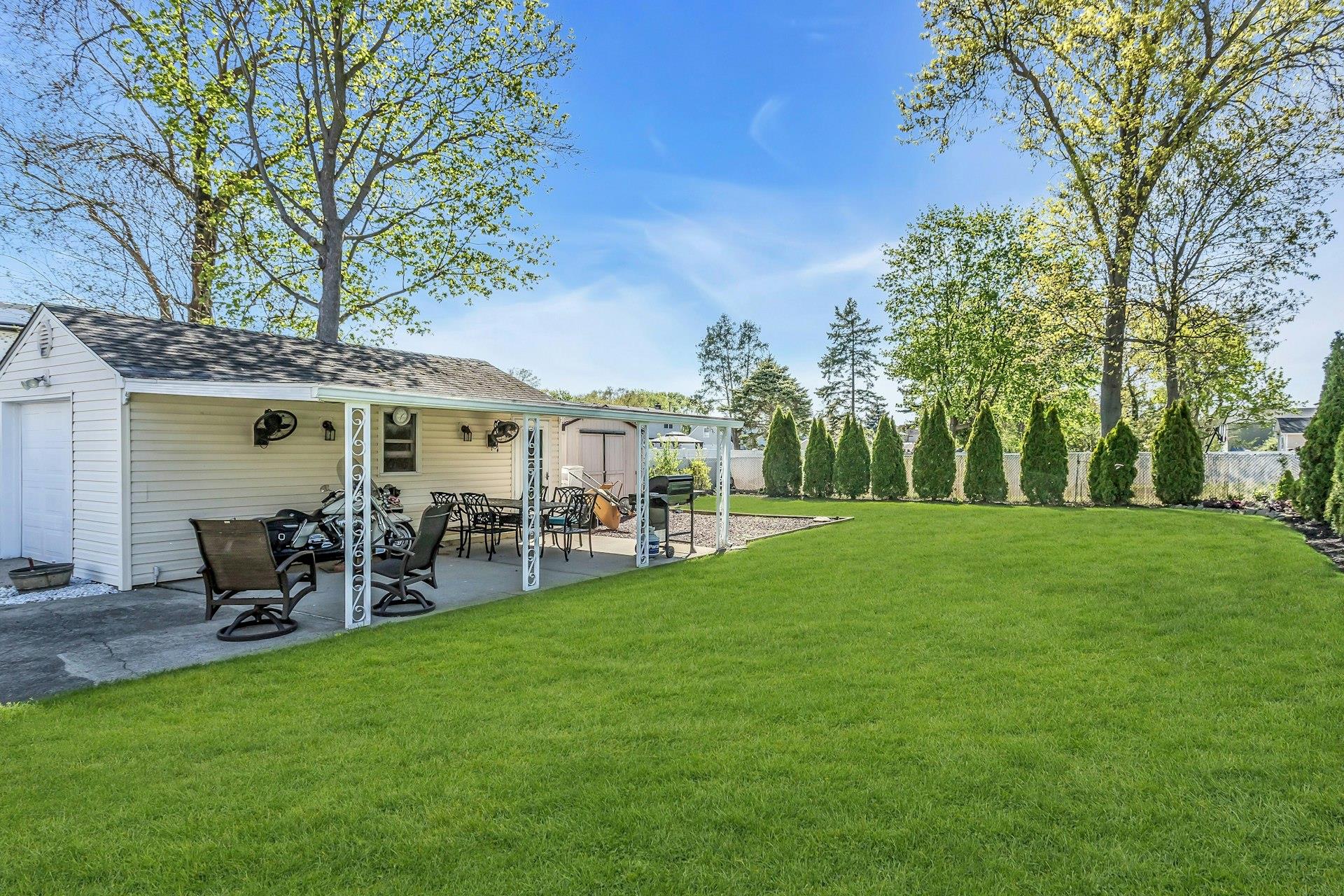 424 Hilda Street, East Meadow, New York image 14