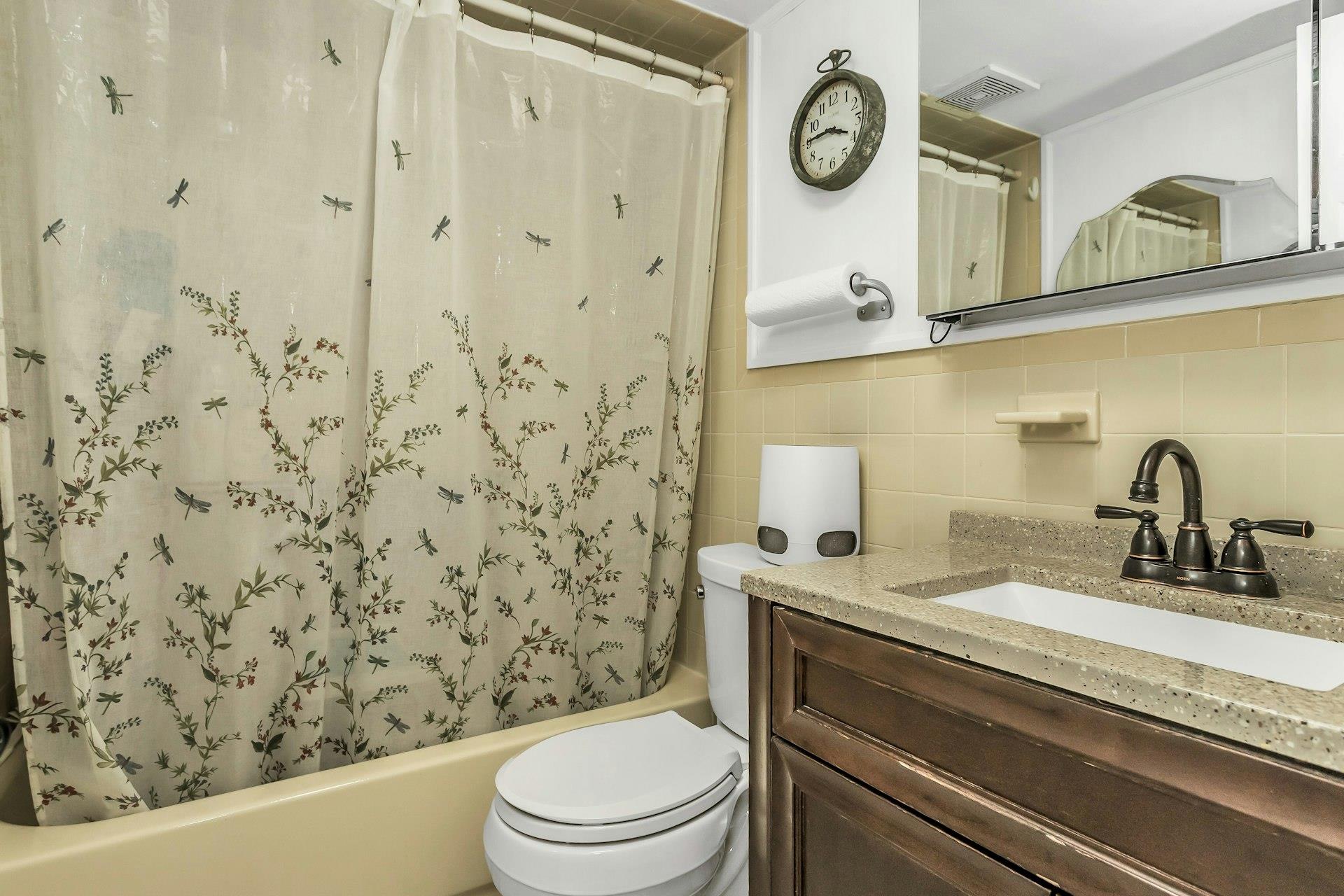 424 Hilda Street, East Meadow, New York image 13