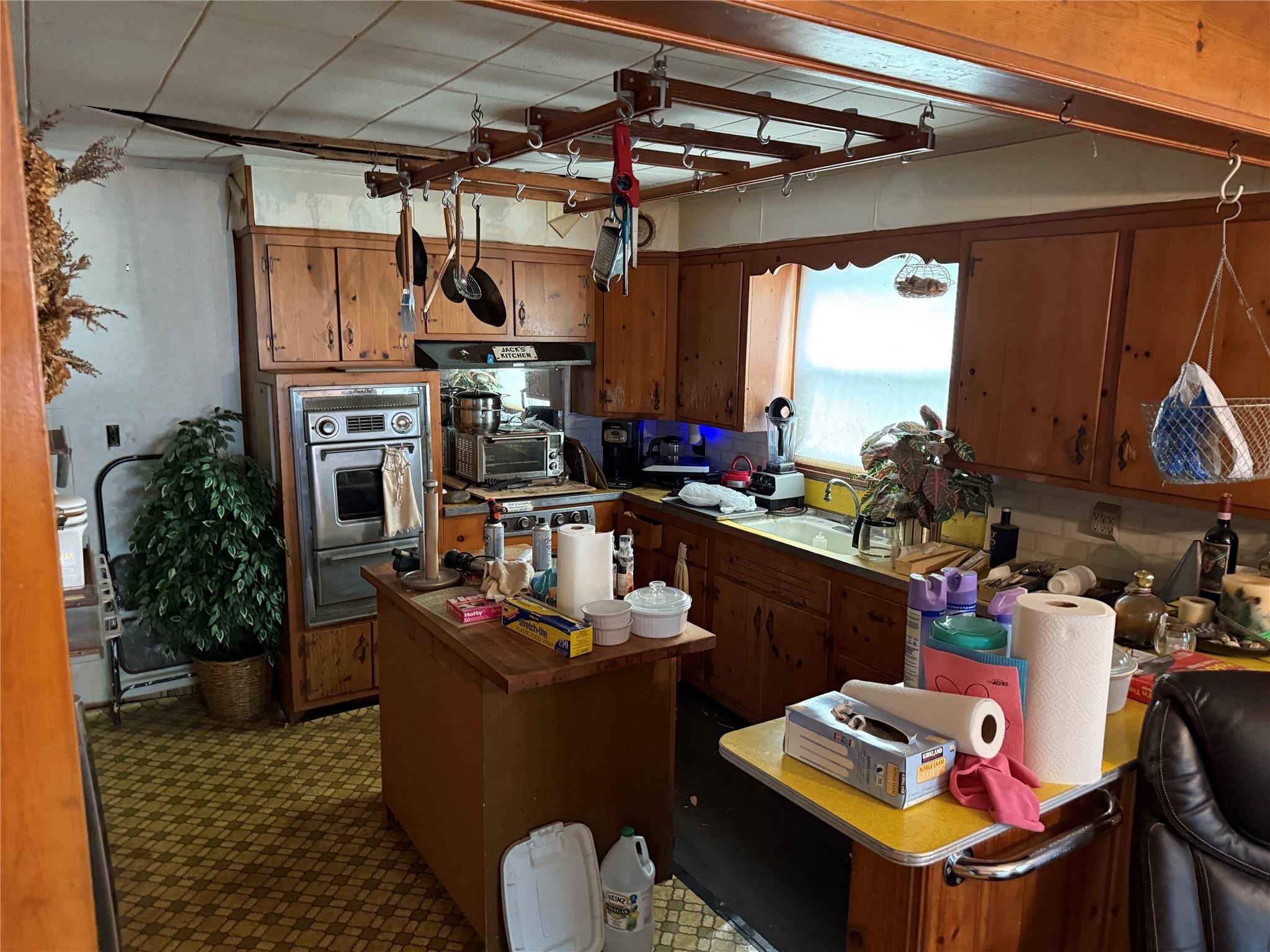 89 Manor Drive, Shirley, New York image 7