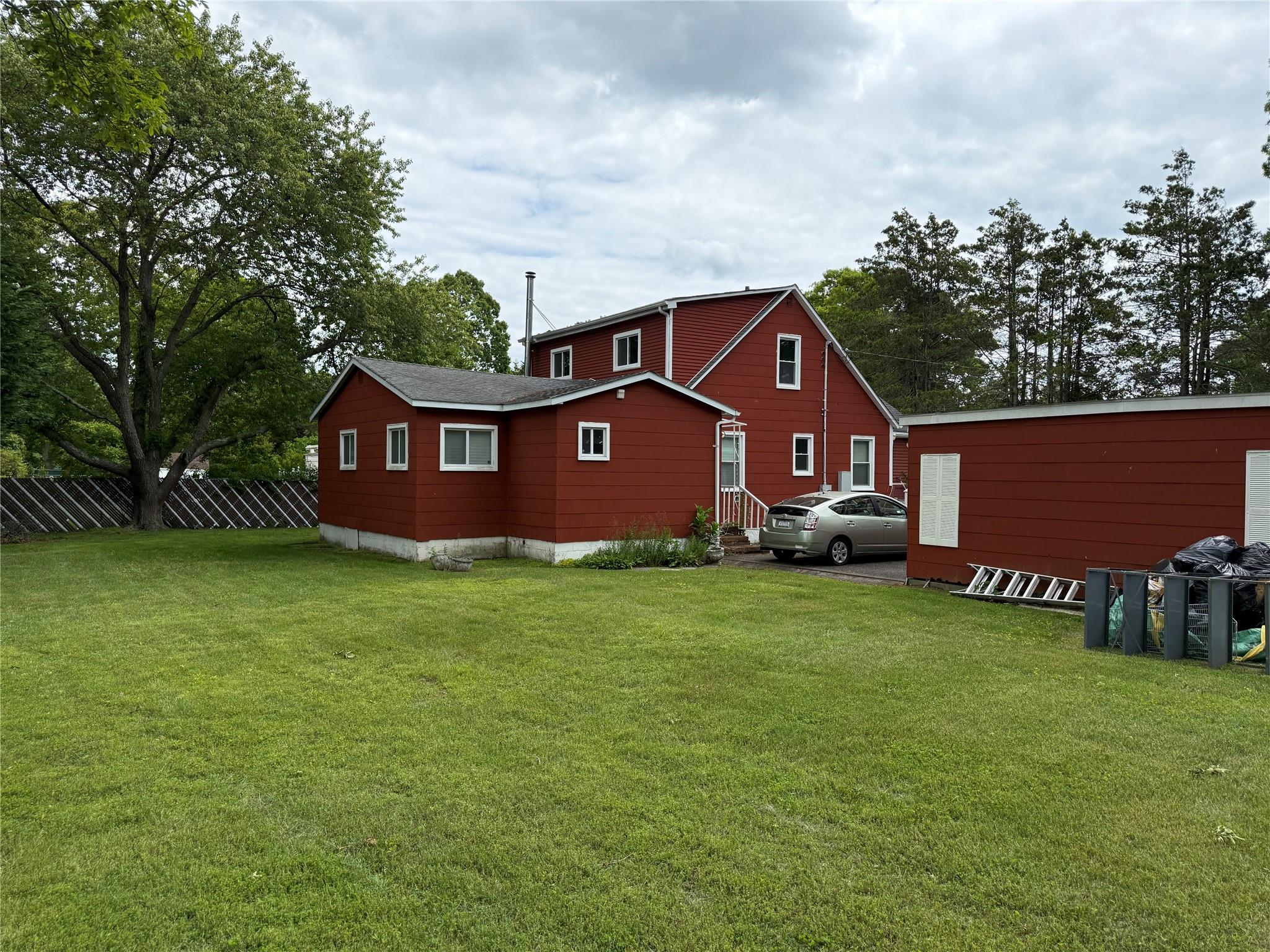 89 Manor Drive, Shirley, New York image 3