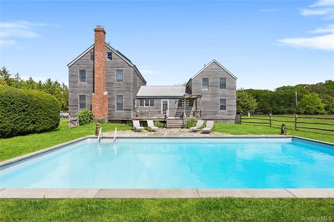 Photo of 140 Damascus Road, East Quogue, NY 11942 (MLS # 924267)