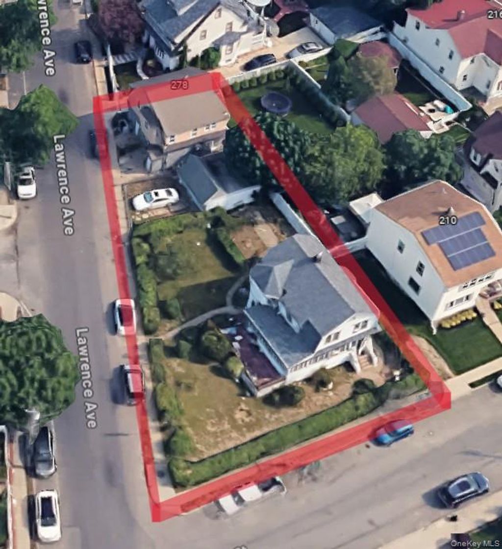 Photo of 274 Lawrence Avenue, Lawrence, NY 11559 (MLS # 962637)