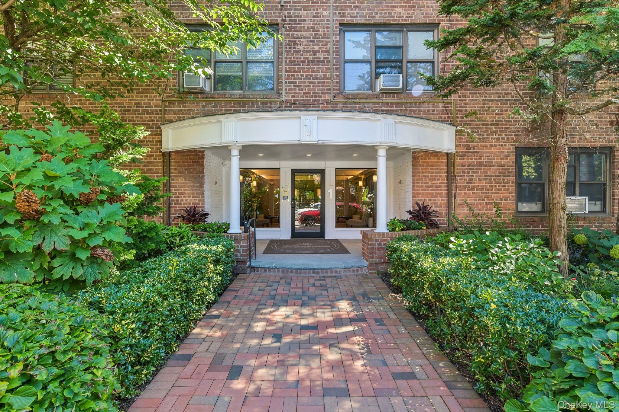 1 Town House Place 2L