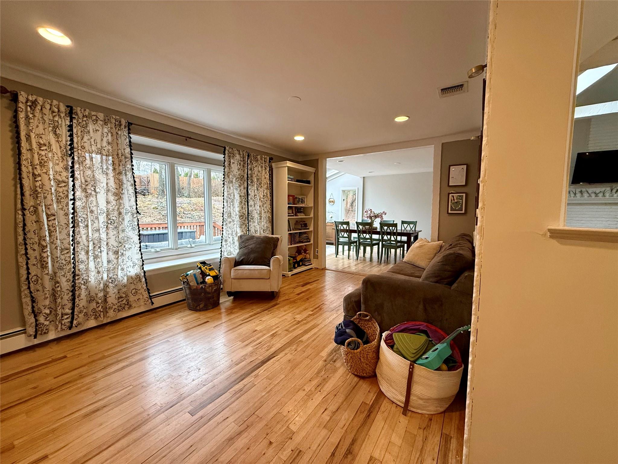 14 Merlin Lane, East Setauket, New York image 19