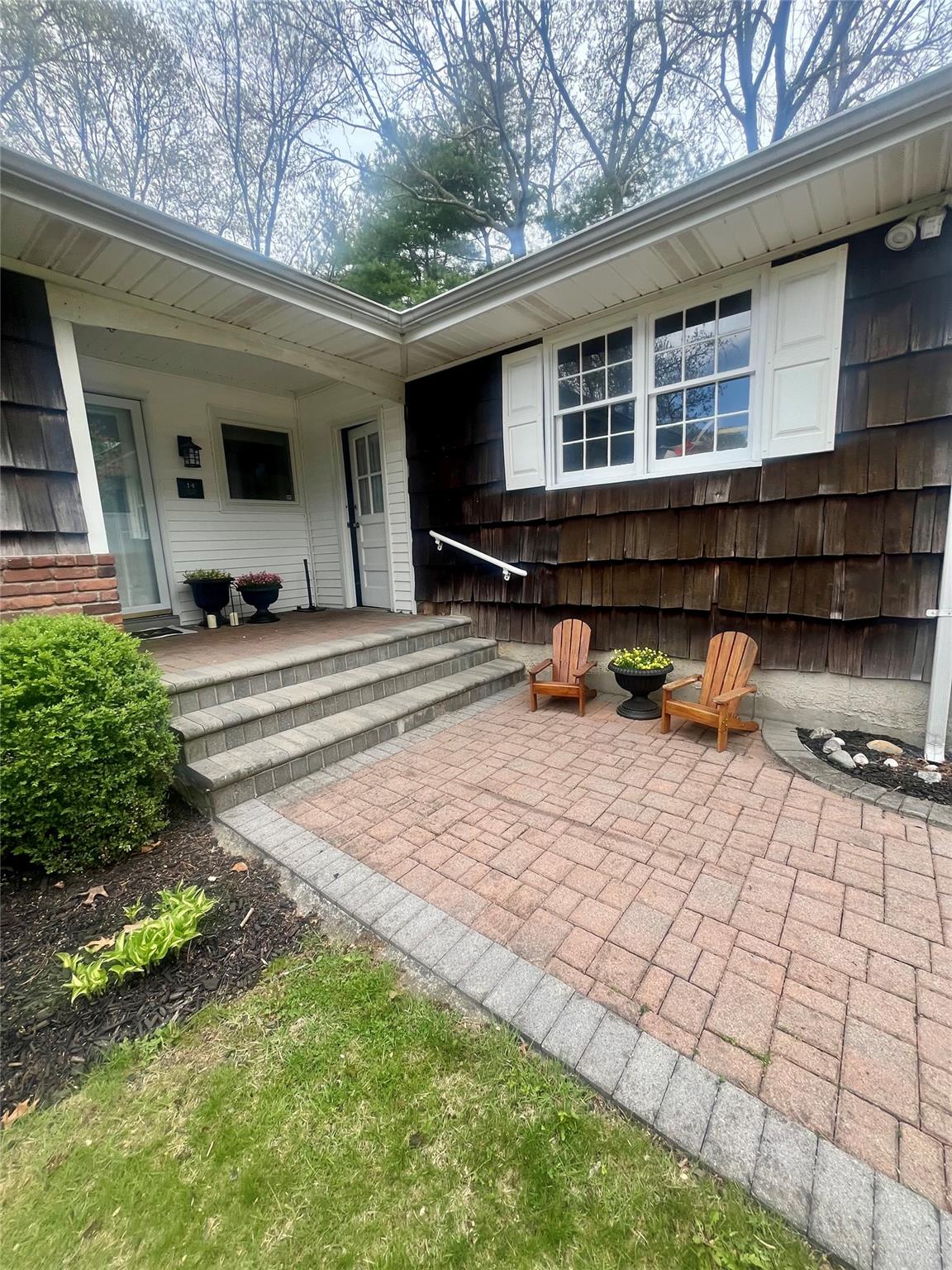 14 Merlin Lane, East Setauket, New York image 4