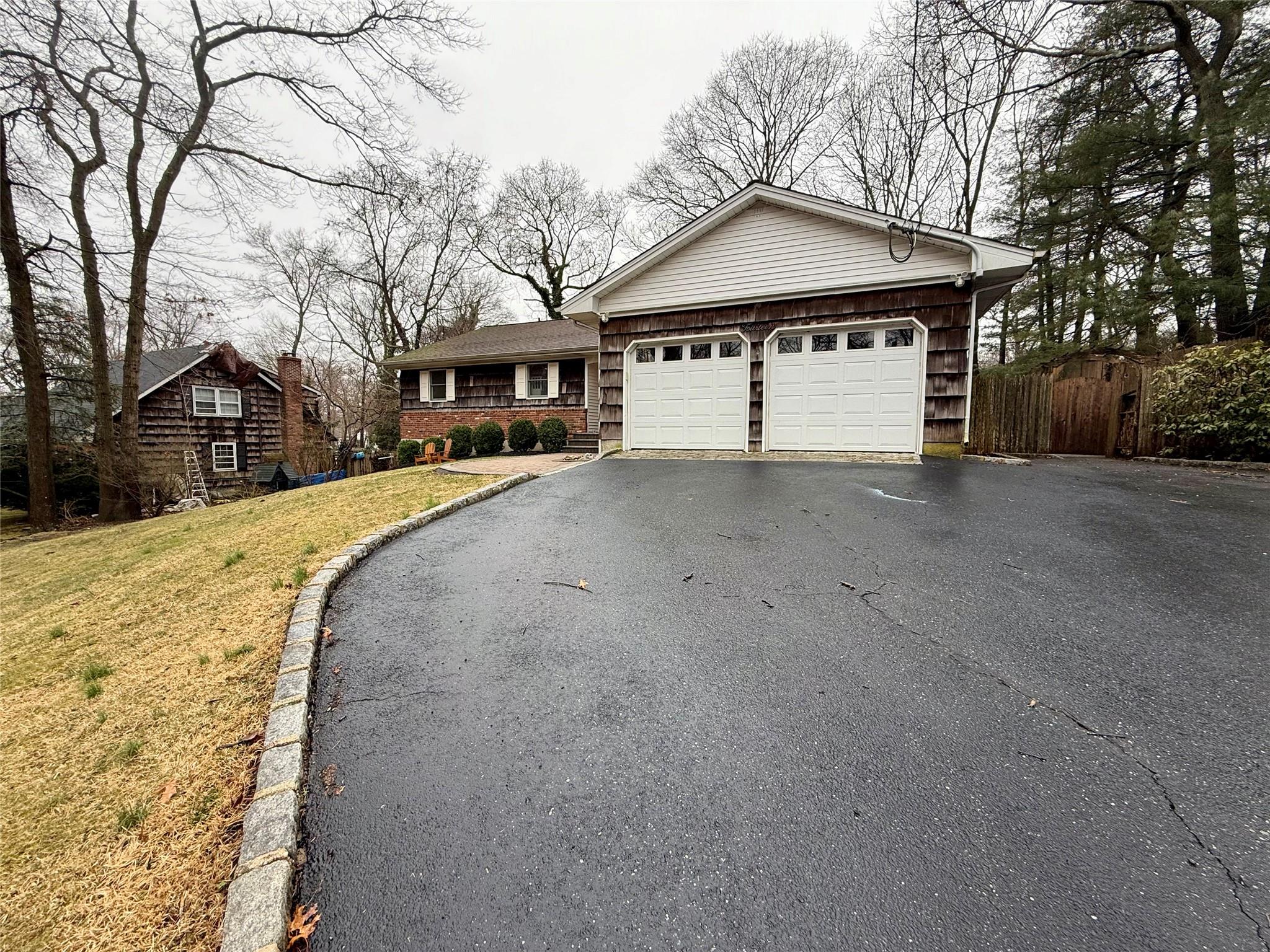 14 Merlin Lane, East Setauket, New York image 1