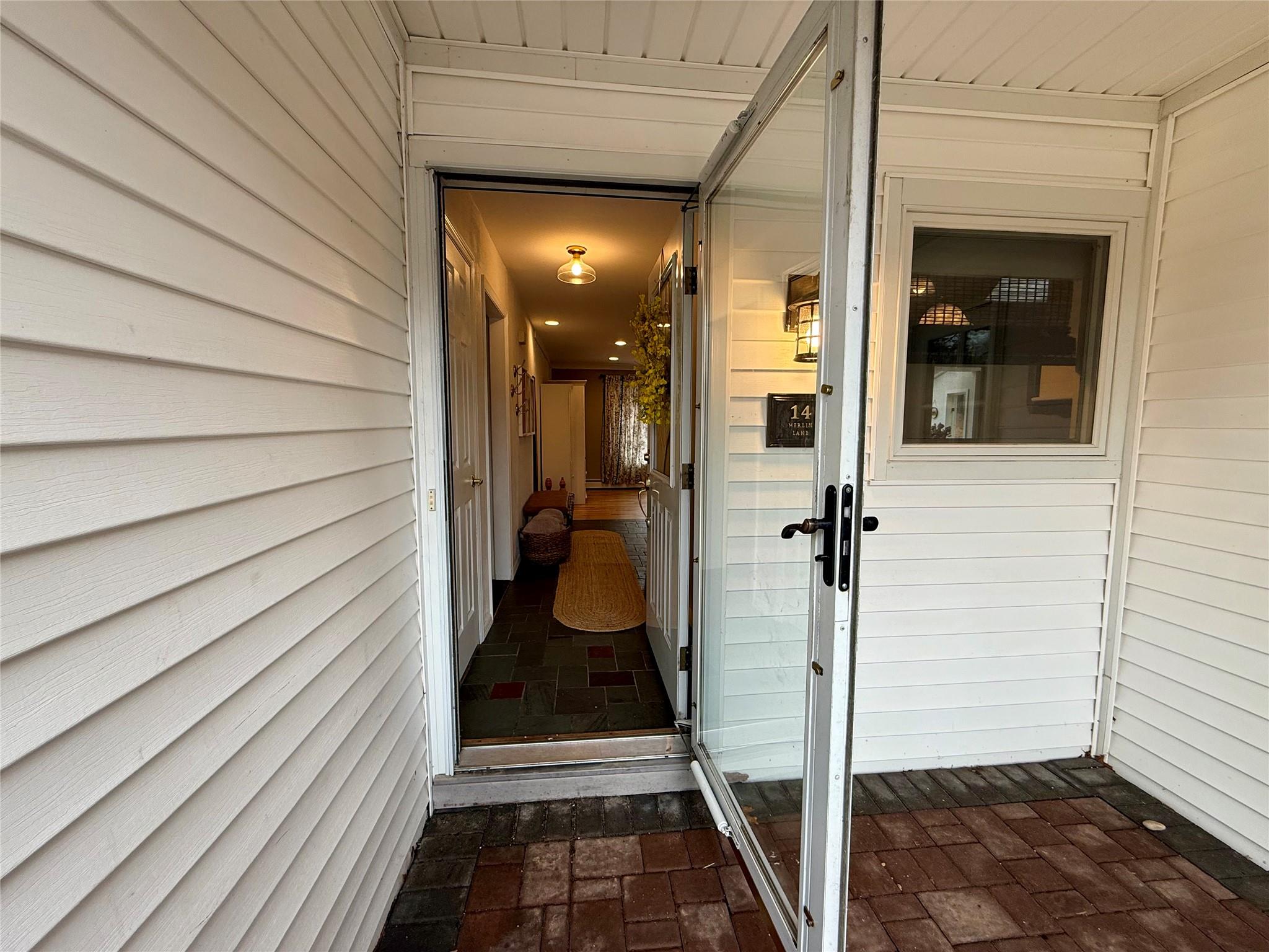 14 Merlin Lane, East Setauket, New York image 5
