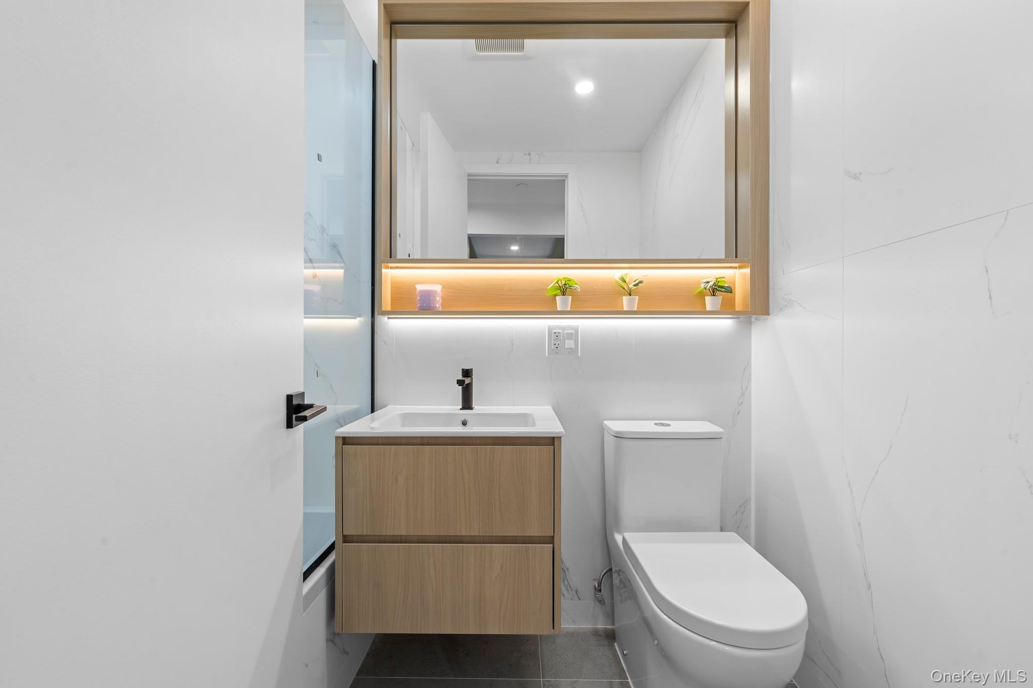 366 Harman Street 2R